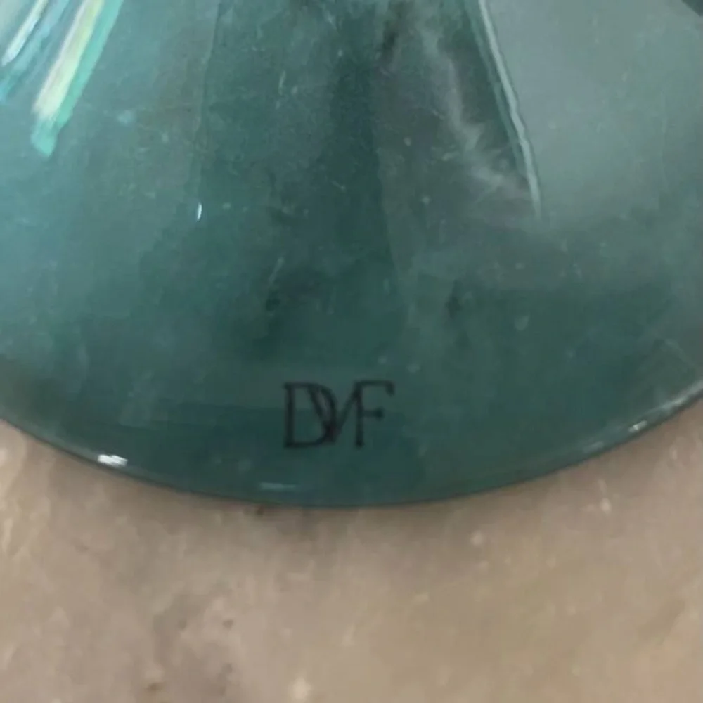 DVF: Diane von Fürstenberg High Rise Wine Glasses, Set of 7 NEW - Picture 4 of 5
